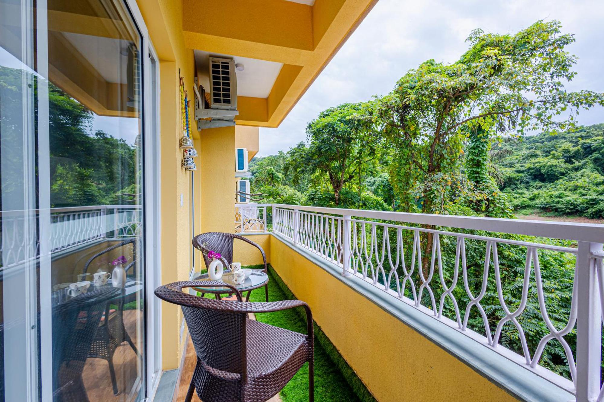 Alaya Stays 1 Bhk With Balcony & Pool - Veera Marina Candolim Exteriör bild