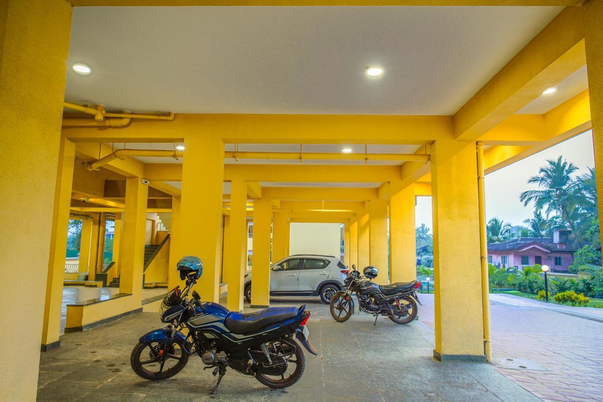Alaya Stays 1 Bhk With Balcony & Pool - Veera Marina Candolim Exteriör bild