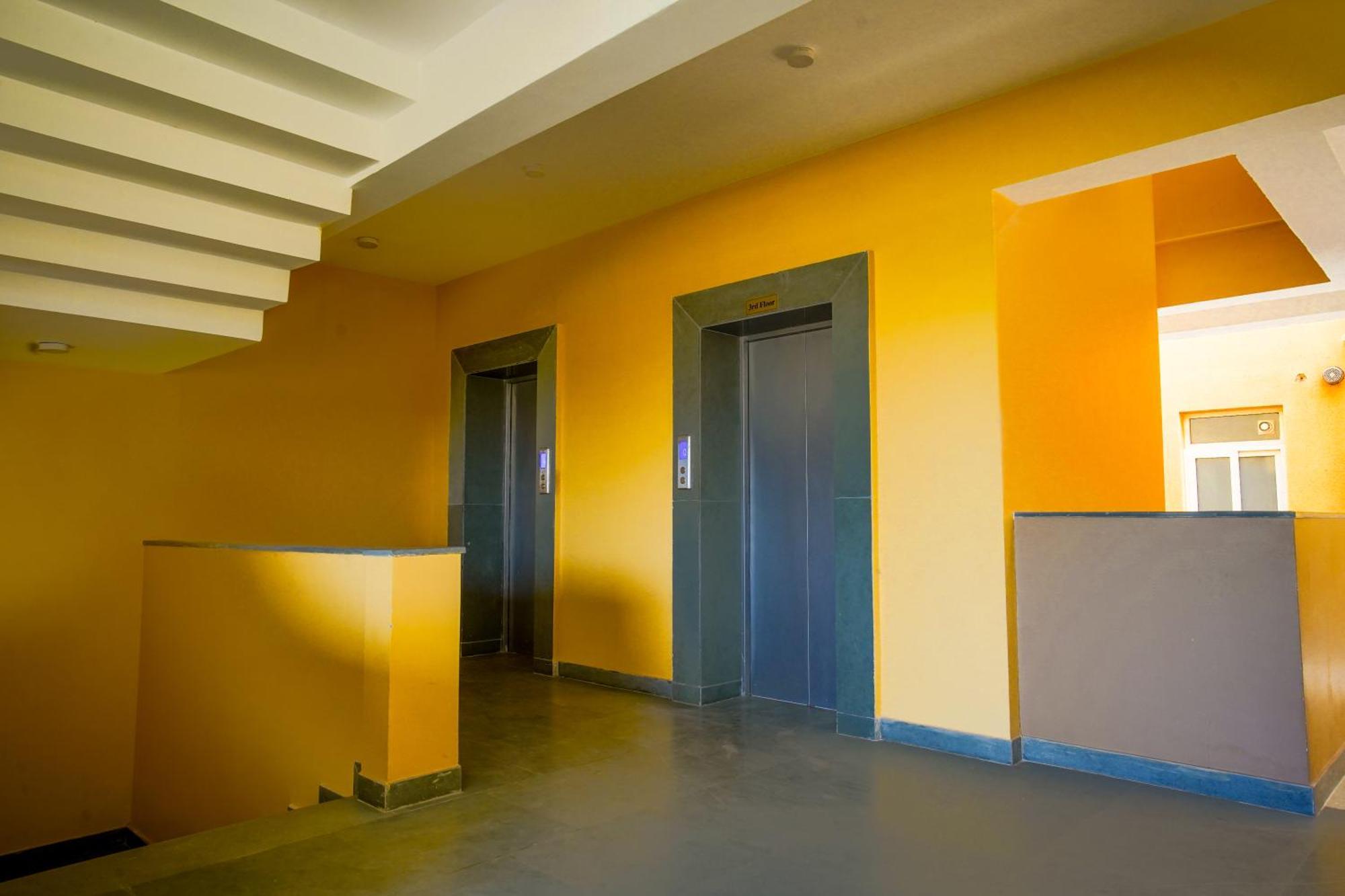 Alaya Stays 1 Bhk With Balcony & Pool - Veera Marina Candolim Exteriör bild