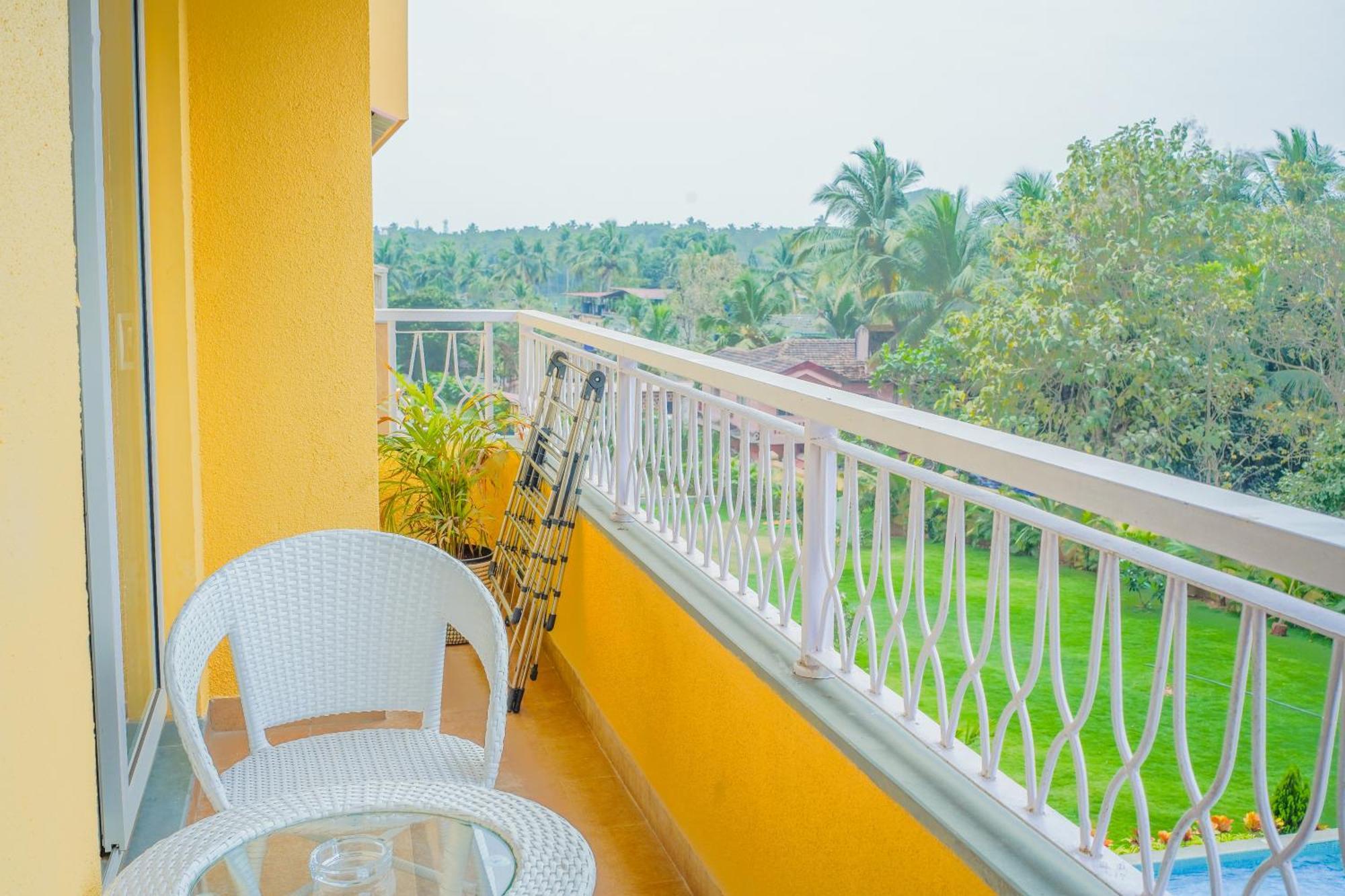 Alaya Stays 1 Bhk With Balcony & Pool - Veera Marina Candolim Exteriör bild