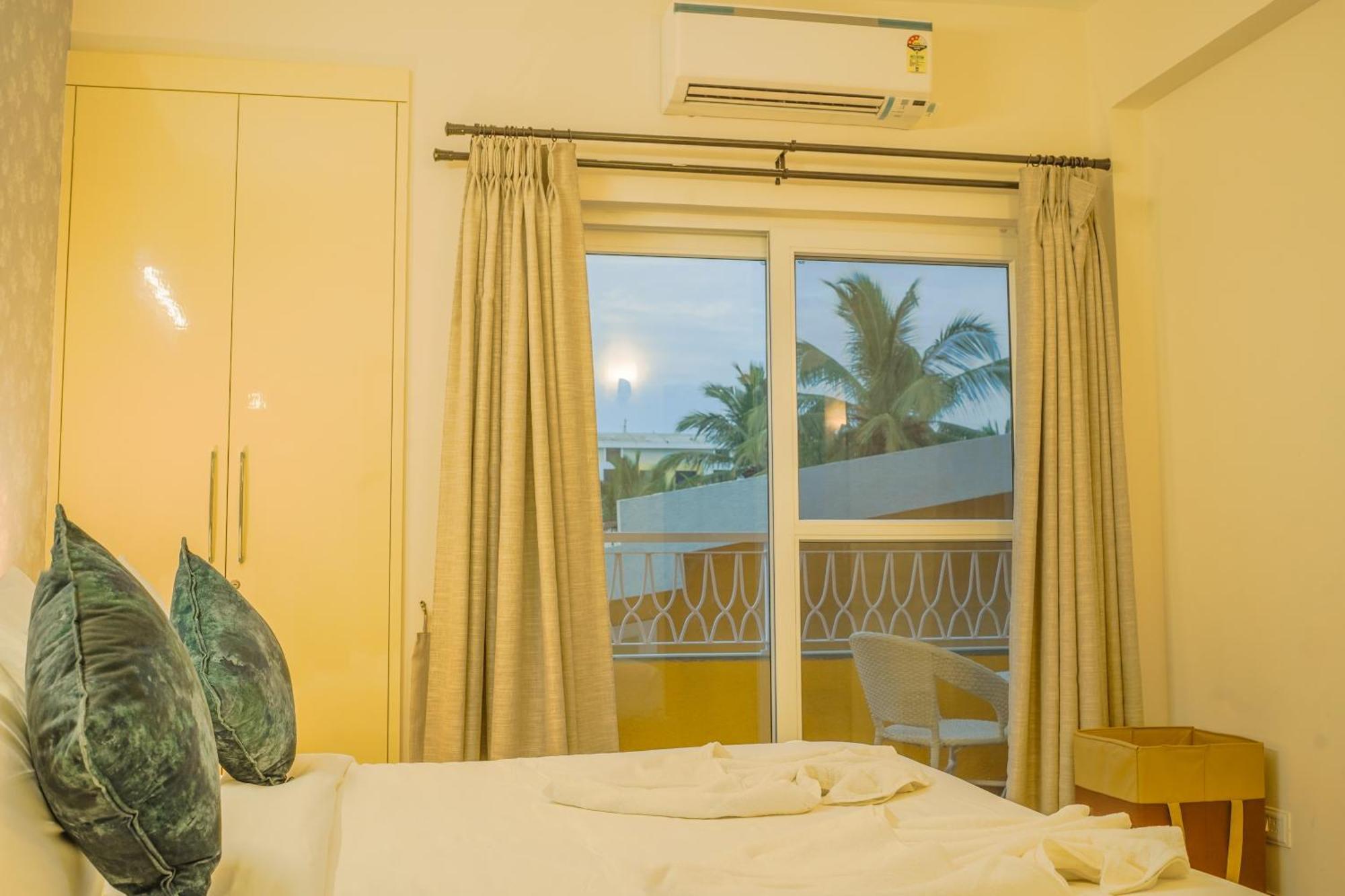 Alaya Stays 1 Bhk With Balcony & Pool - Veera Marina Candolim Exteriör bild
