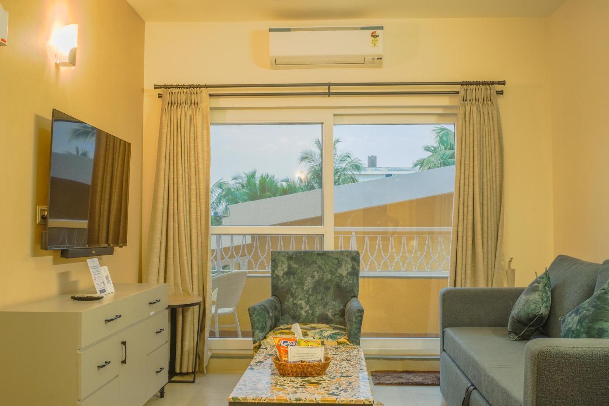 Alaya Stays 1 Bhk With Balcony & Pool - Veera Marina Candolim Exteriör bild