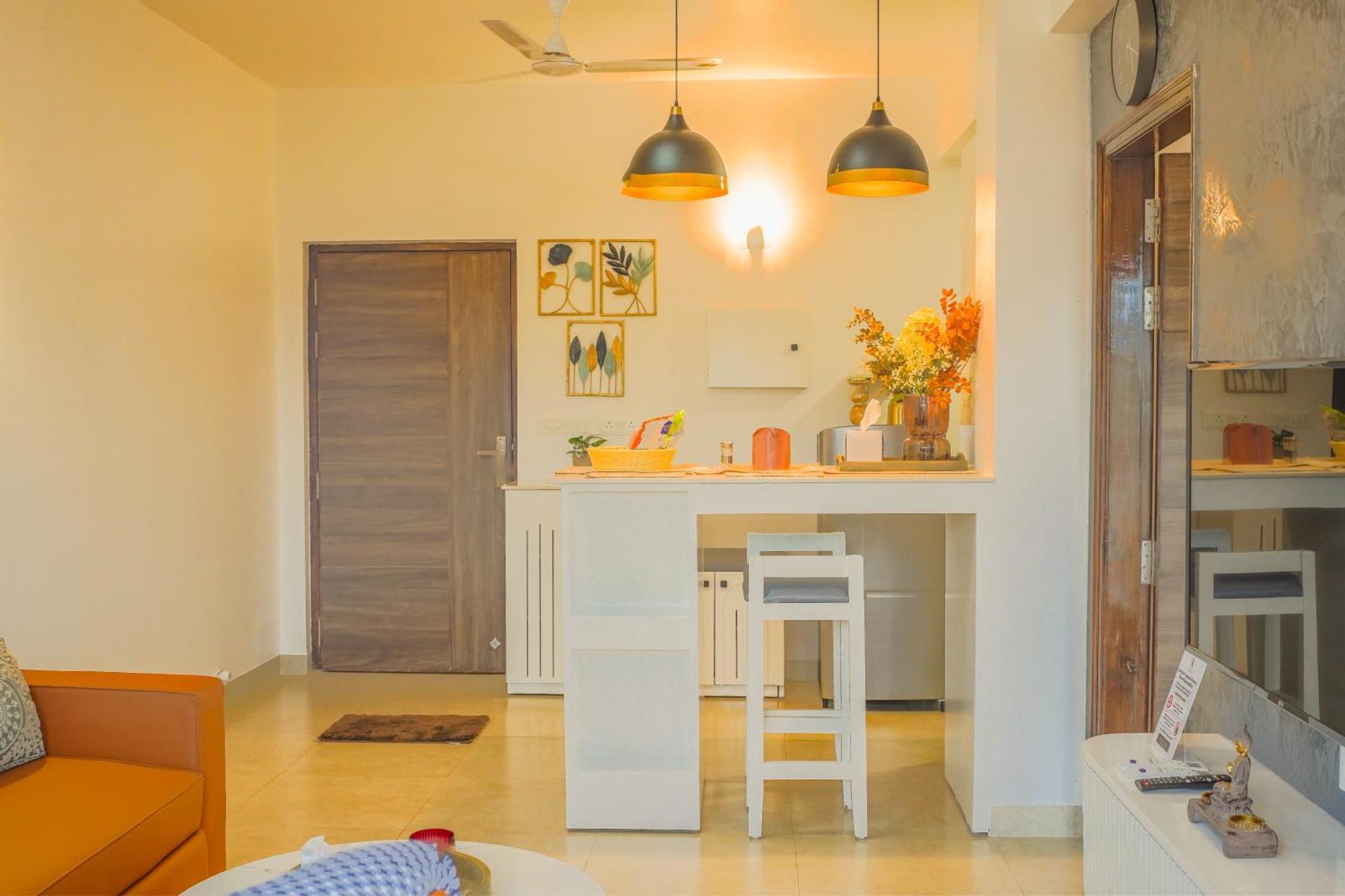 Alaya Stays 1 Bhk With Balcony & Pool - Veera Marina Candolim Exteriör bild